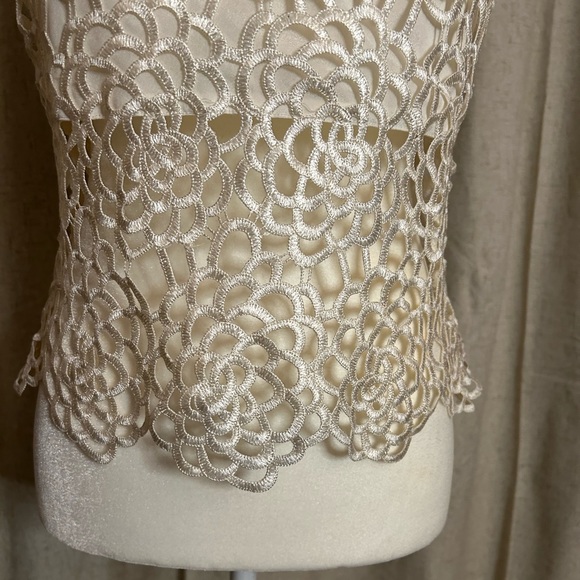 Angel Women's Beige Crotchet Zipper Back Sleeveless Crop Top Size M - Picture 4 of 8